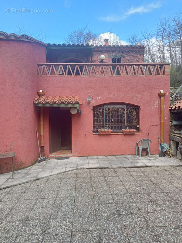 Maison à SAINT-LAURENT-DE-CERDANS