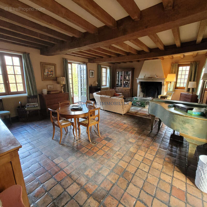 Maison à THOIRY