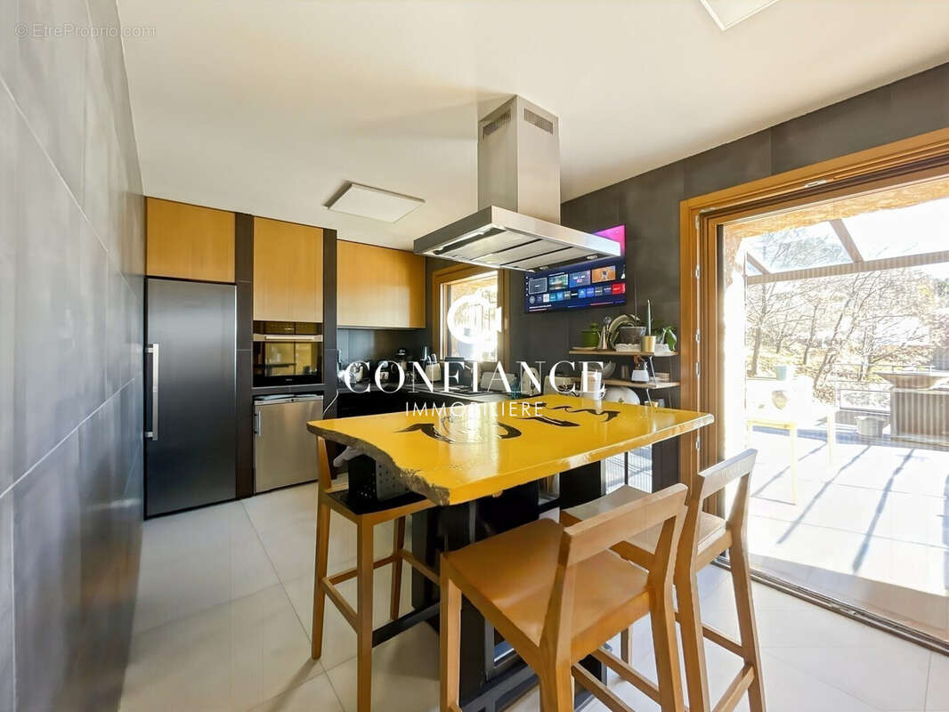 Maison 120 m² à Revest-Les-Roches  - photo 8