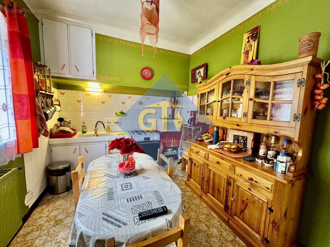 Maison à LAUDUN-L&#039;ARDOISE