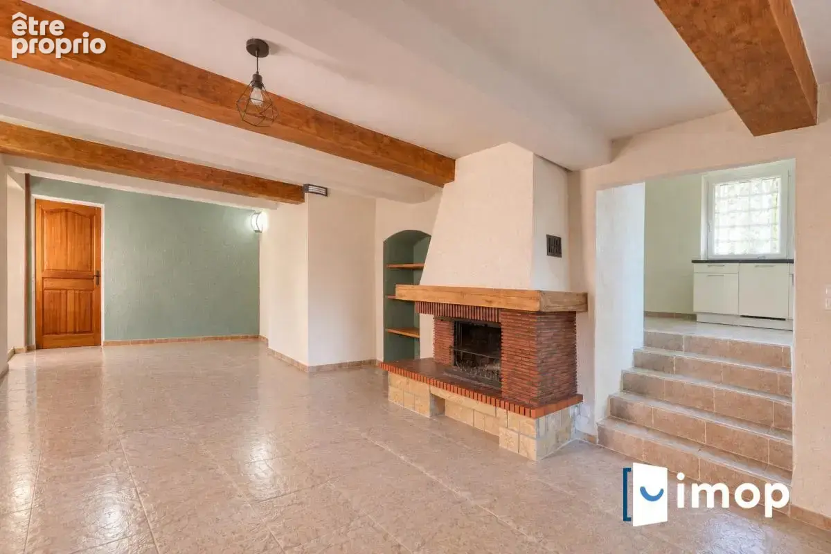 Maison de ville avec extérieur - photo 3