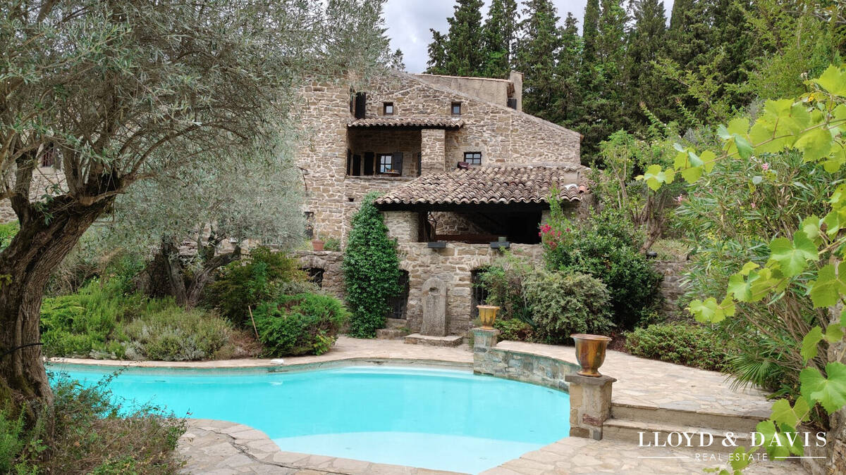 Maison à VEYRAS
