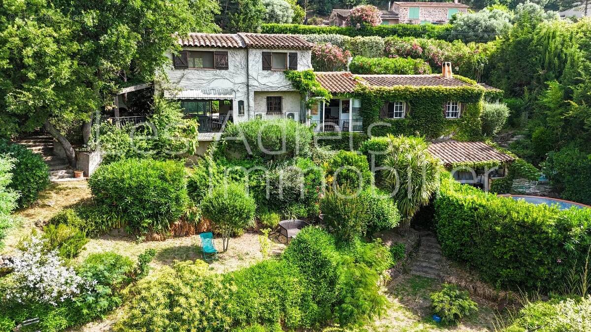 Maison à LES ADRETS-DE-L&#039;ESTEREL