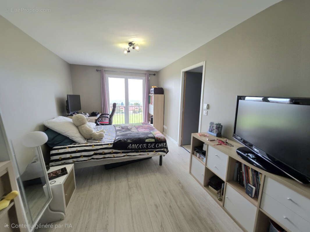 Maison à SAINT-CERGUES