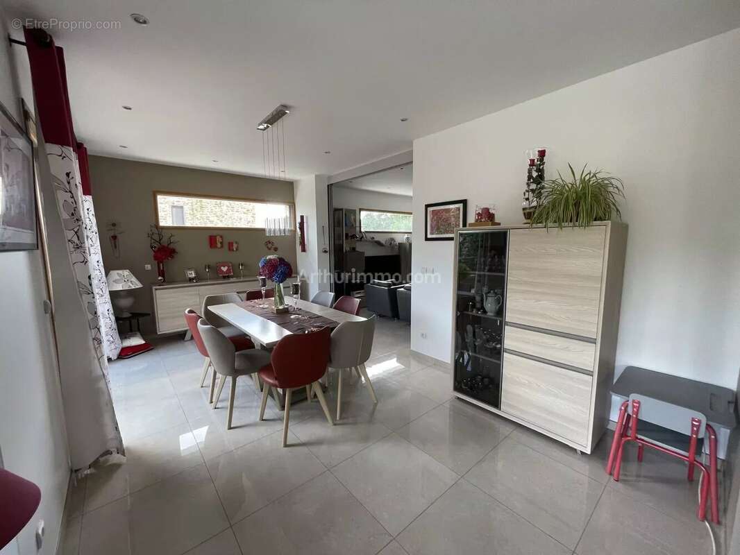 Maison à SOISY-SUR-SEINE