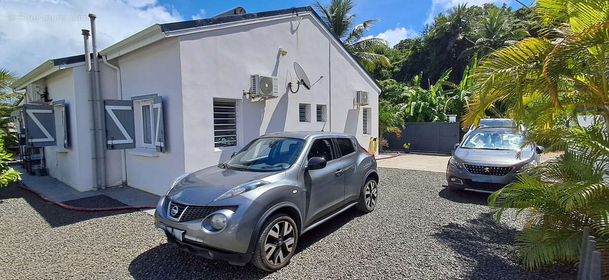 Maison à PETIT-BOURG