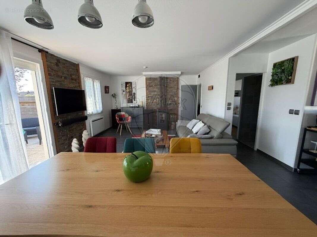 Maison à ESMANS