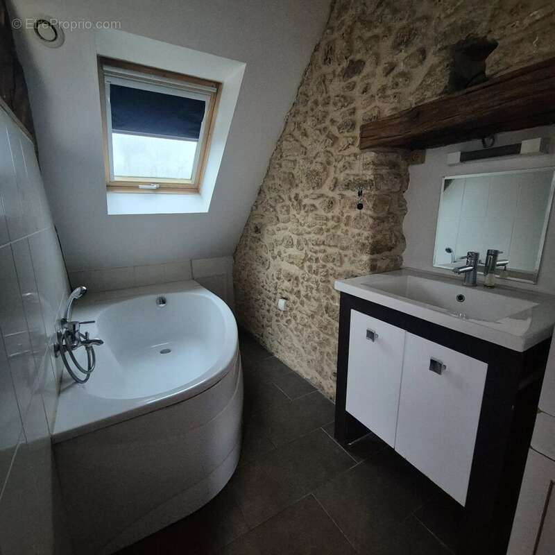 Maison à SAVIGNE-L'EVEQUE