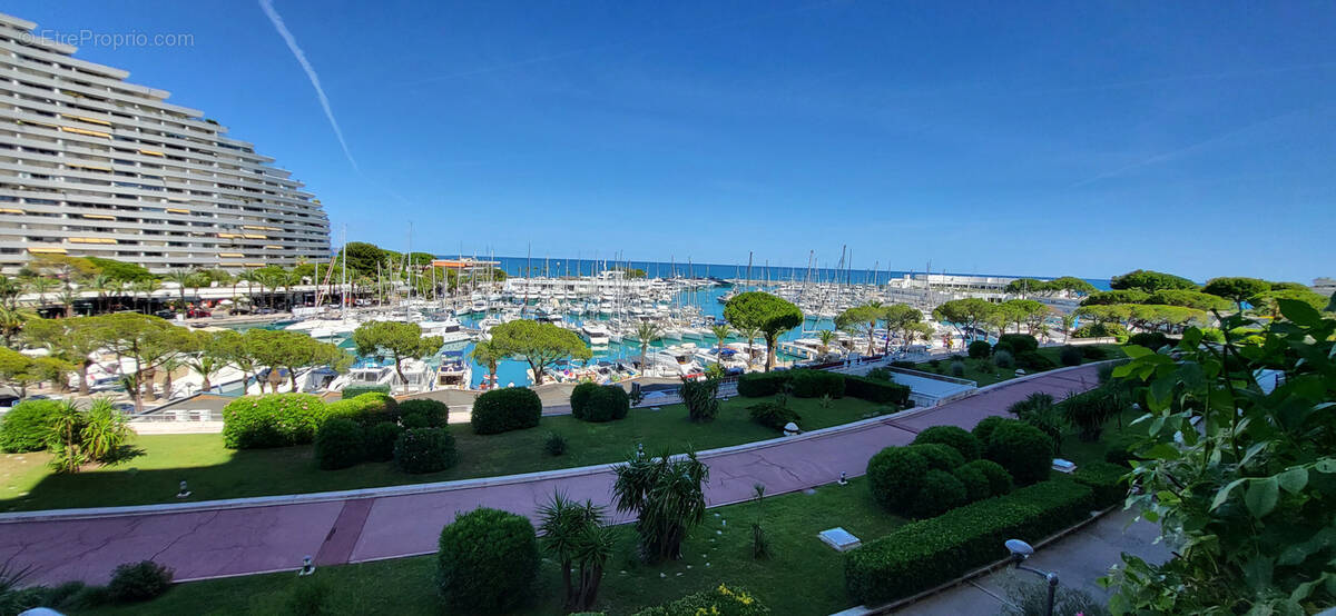 Appartement à VILLENEUVE-LOUBET