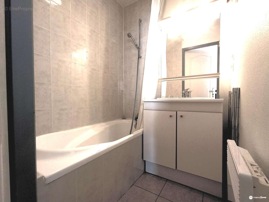 salle de bain - Appartement à REALLON