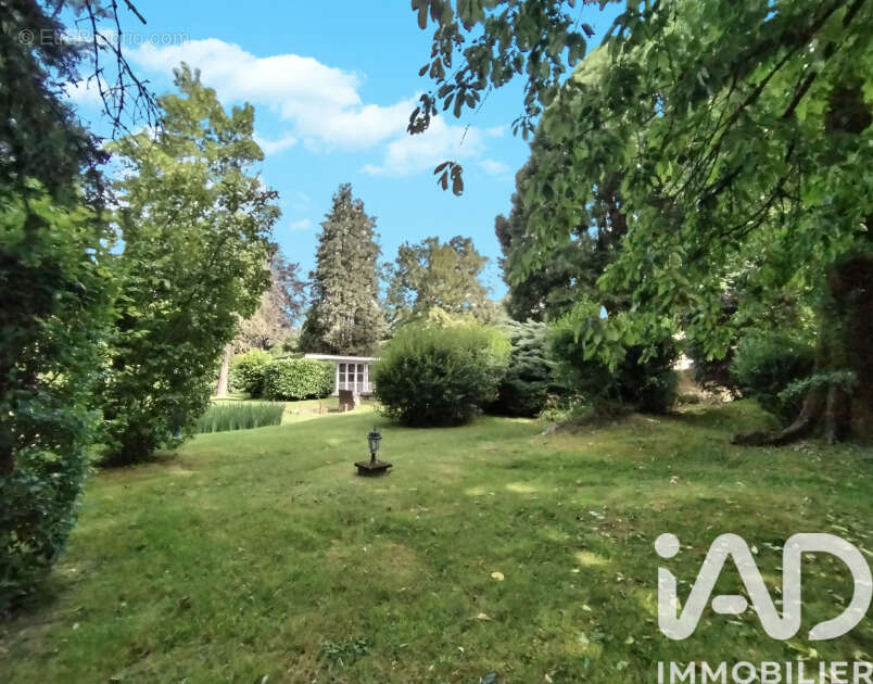 Maison 206 m² à Crevecoeur-Le-Grand  - photo 5