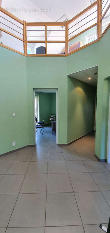 Commerce à MONTCEAU-LES-MINES