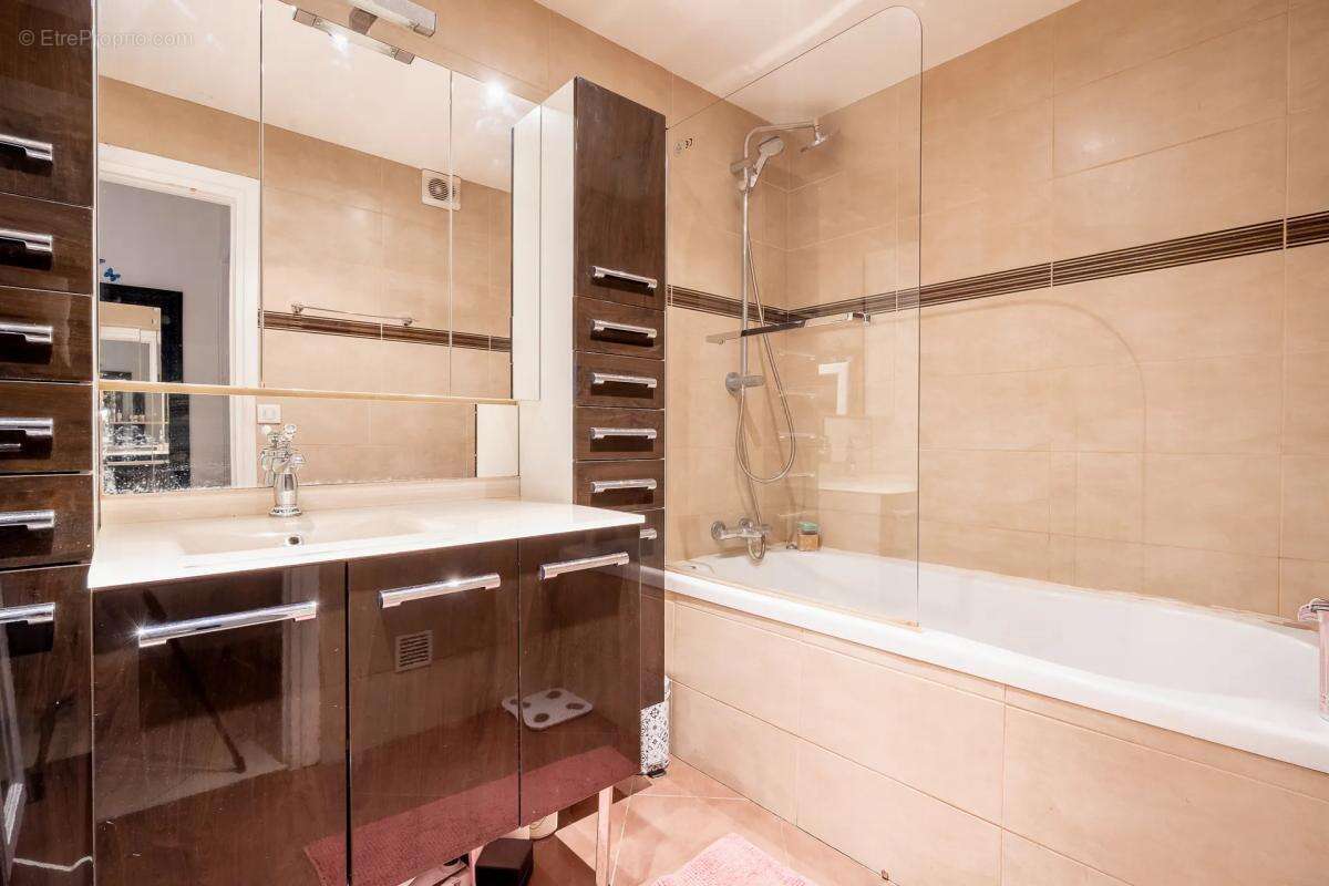 Appartement à LE BOURGET