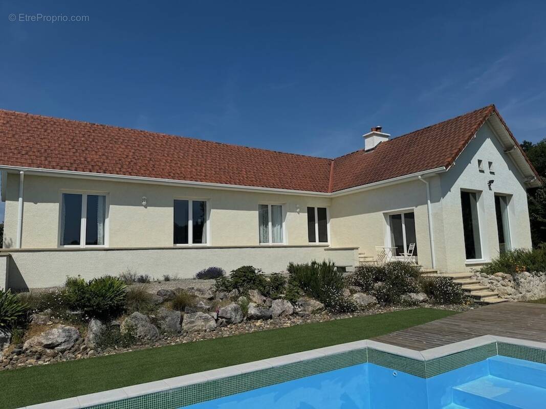 Maison à GARLIN