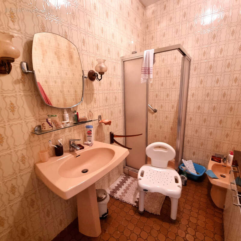 Maison à SAINT-DENIS-DE-JOUHET