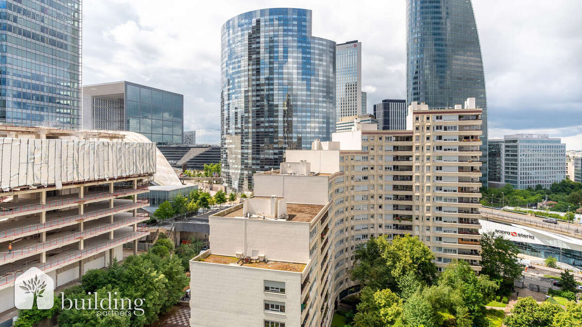 Appartement à COURBEVOIE