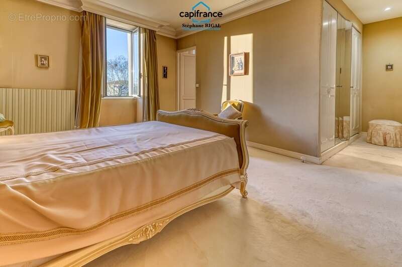 Maison à vendre 6 pièces  de 165m2 habitables sur terrain de 770m2 avec piscine et garage - photo 10