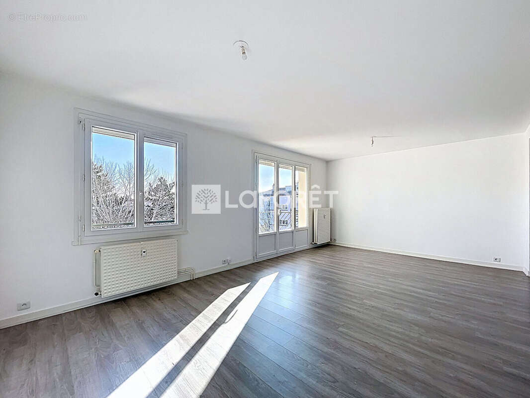 Appartement à CHARNAY-LES-MACON