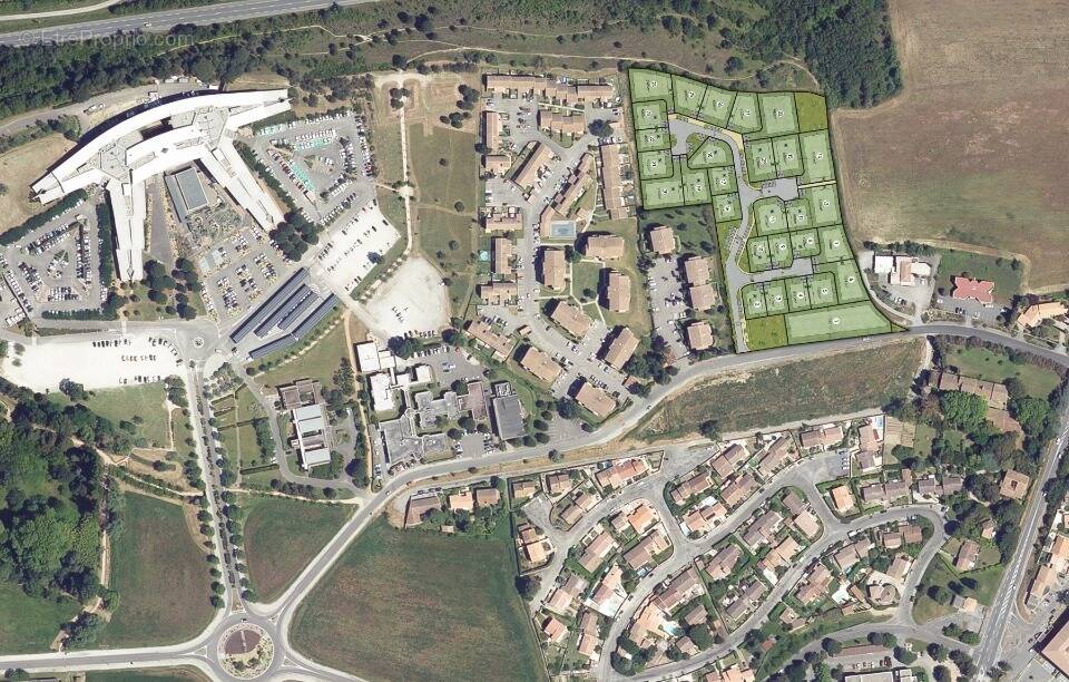 Terrain à CARCASSONNE