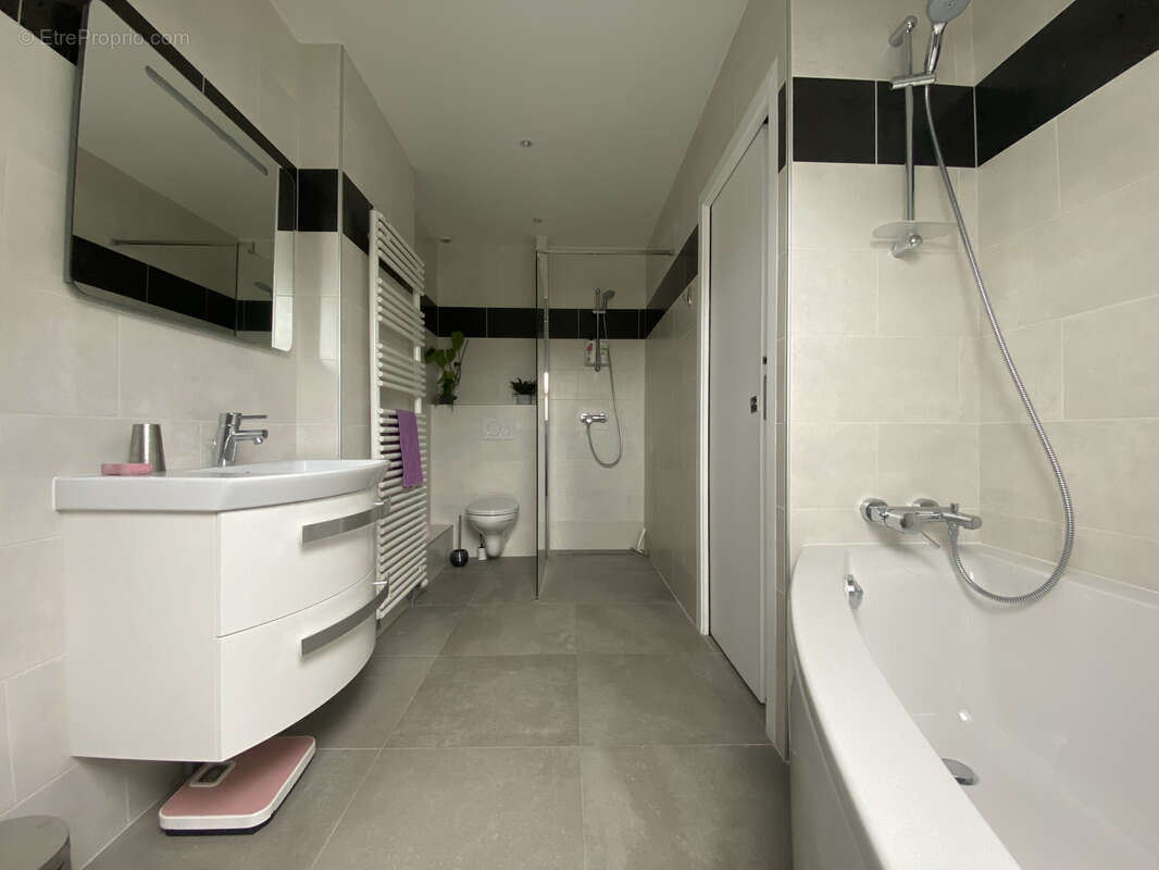 Maison à PARAY-VIEILLE-POSTE