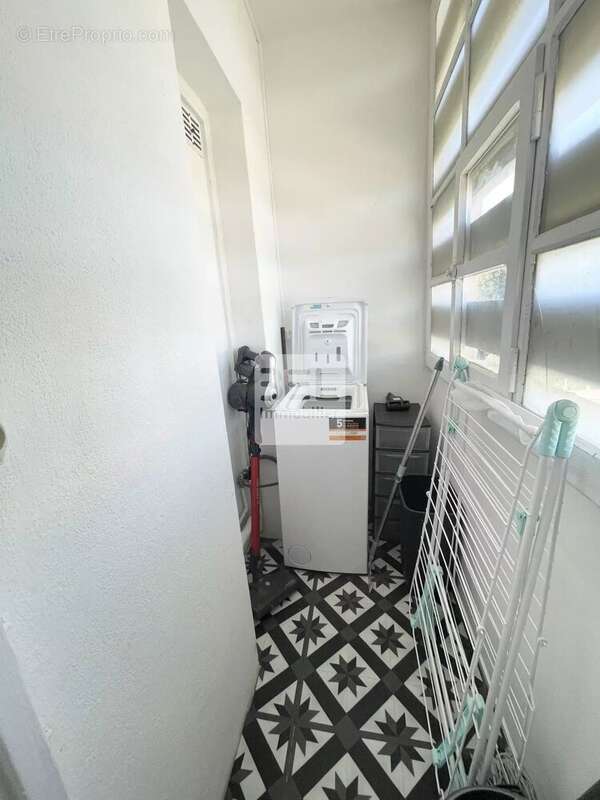 Appartement à BAGNOLS-SUR-CEZE