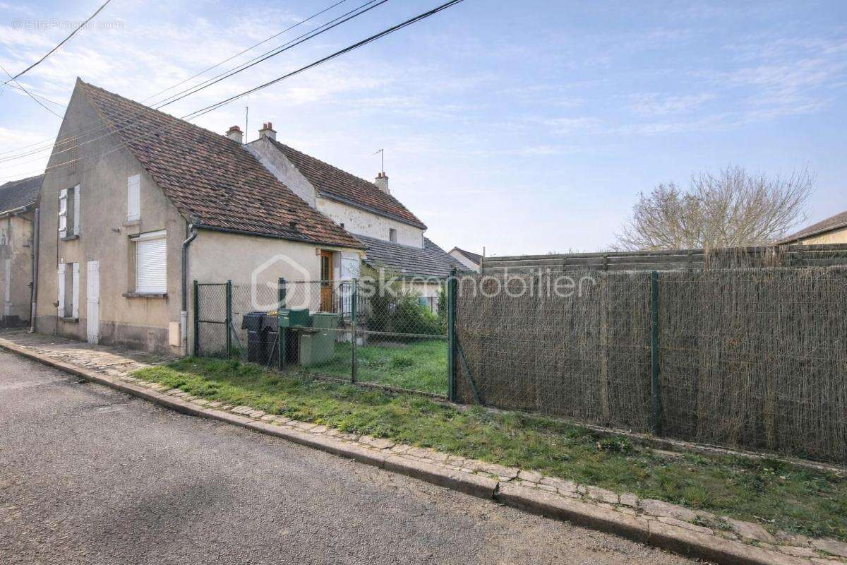 Maison de 61m², 2 chambre et 1 bureau avec jardin - photo 3