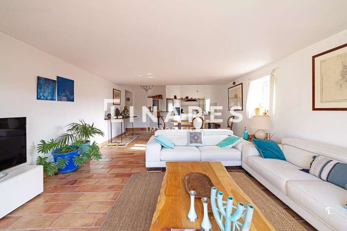 Appartement à MARSEILLE-2E