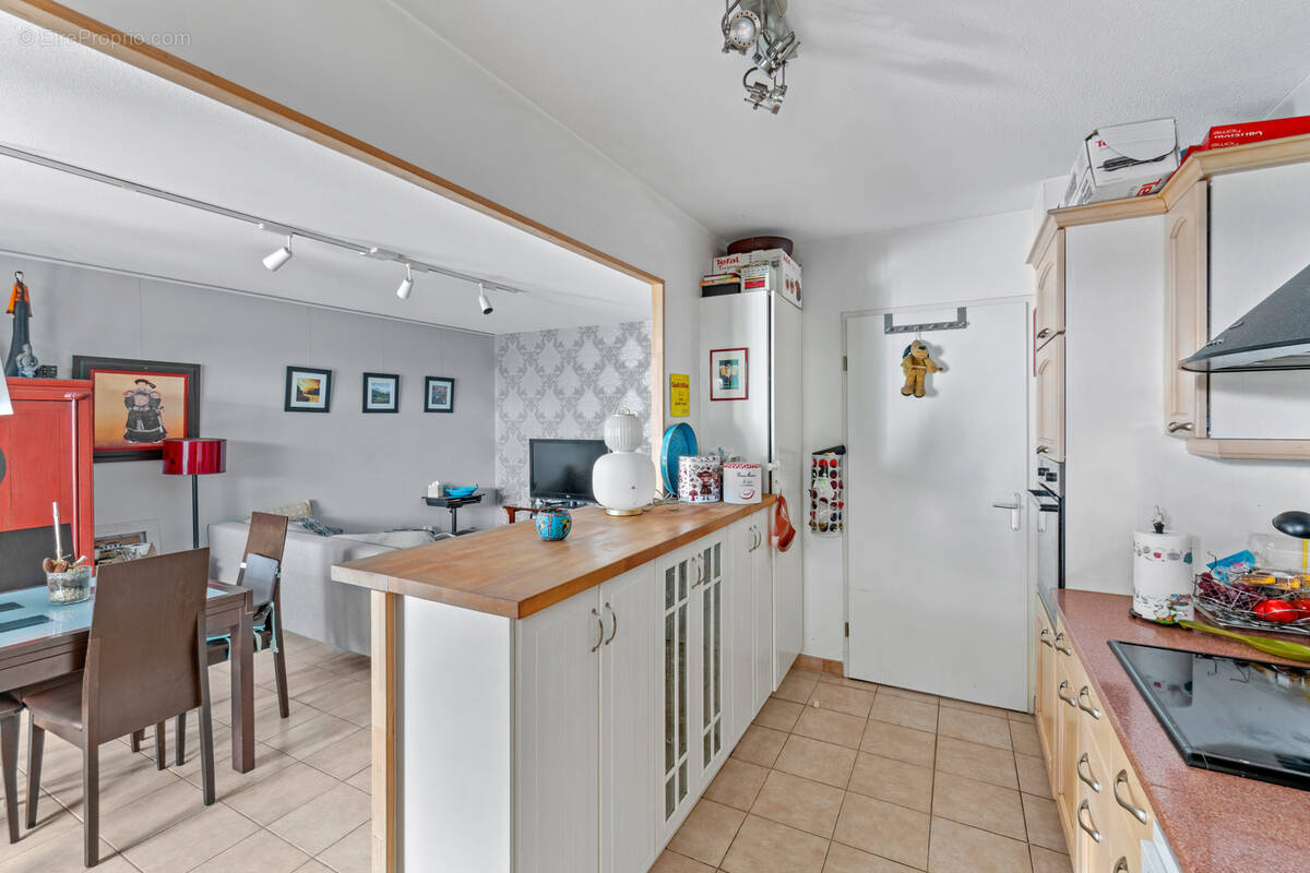 Appartement   67 m2 13012  avec jardin et  garage - photo 5