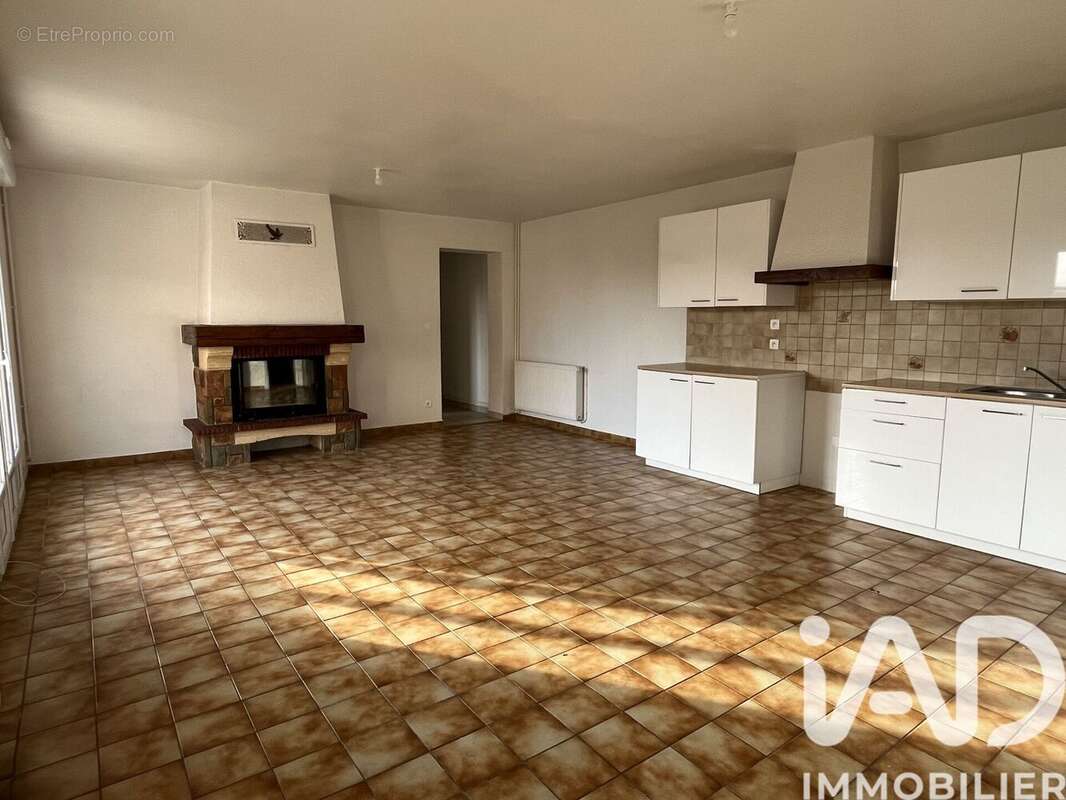 Photo 3 - Maison à LAVERSINES