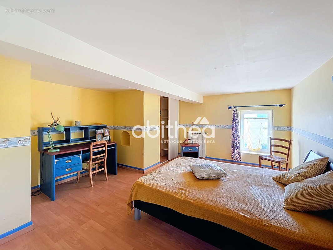 Maison à SAINT-FORT-SUR-GIRONDE