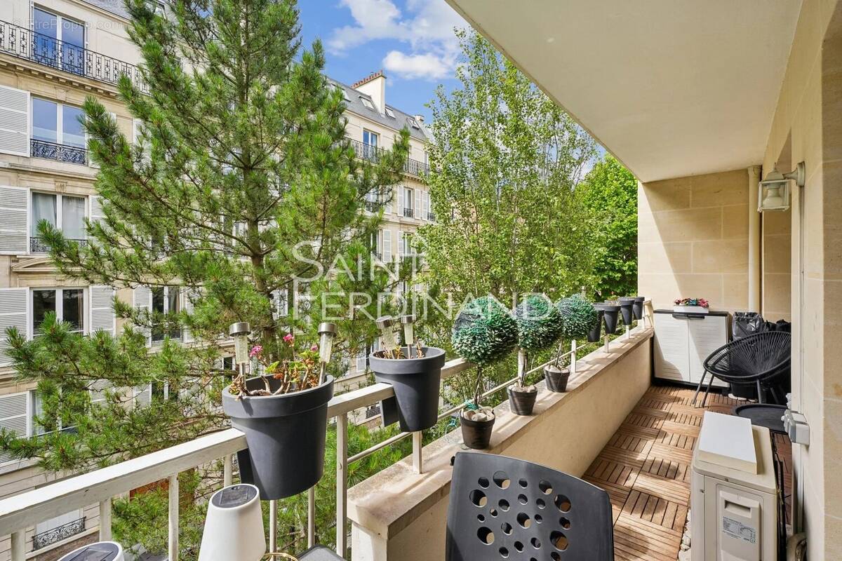 Appartement à NEUILLY-SUR-SEINE