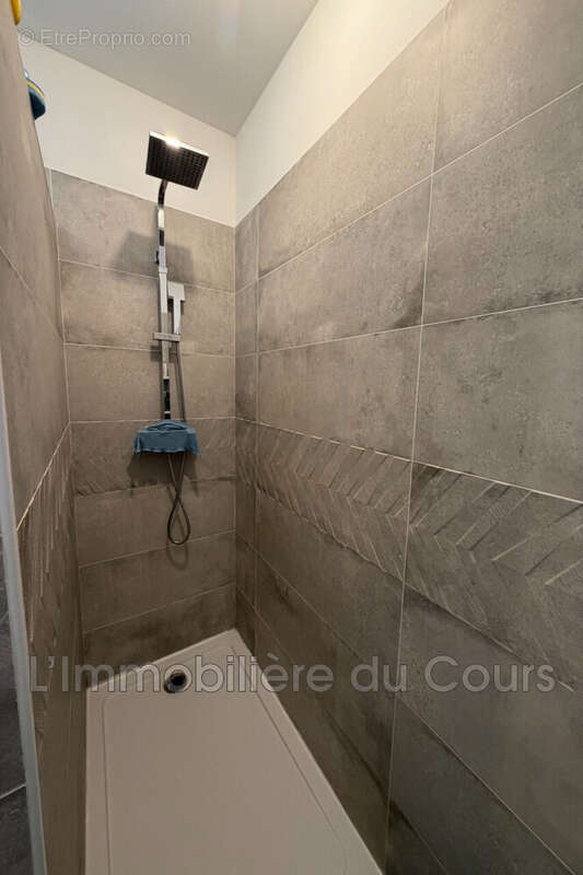 Maison à SAINT-MITRE-LES-REMPARTS