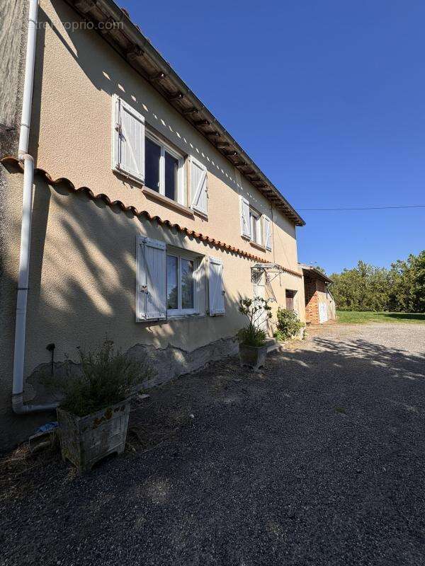 Maison à SAINT-JULIA