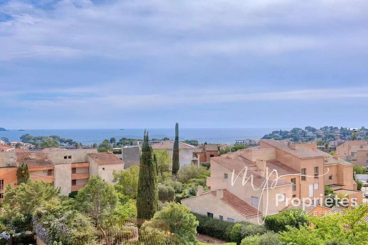 Appartement à CARQUEIRANNE