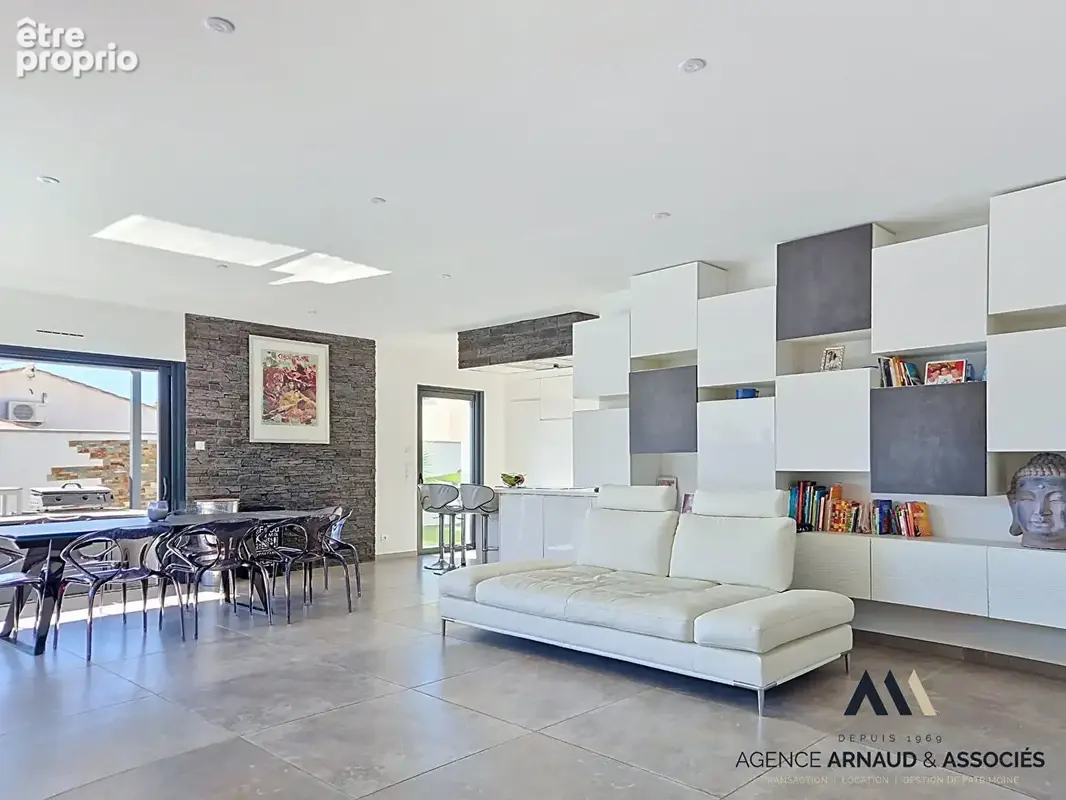 Saint-cyr-sur-mer - superbe maison contemporaine de plain-pied de 132 m² avec piscine - photo 2