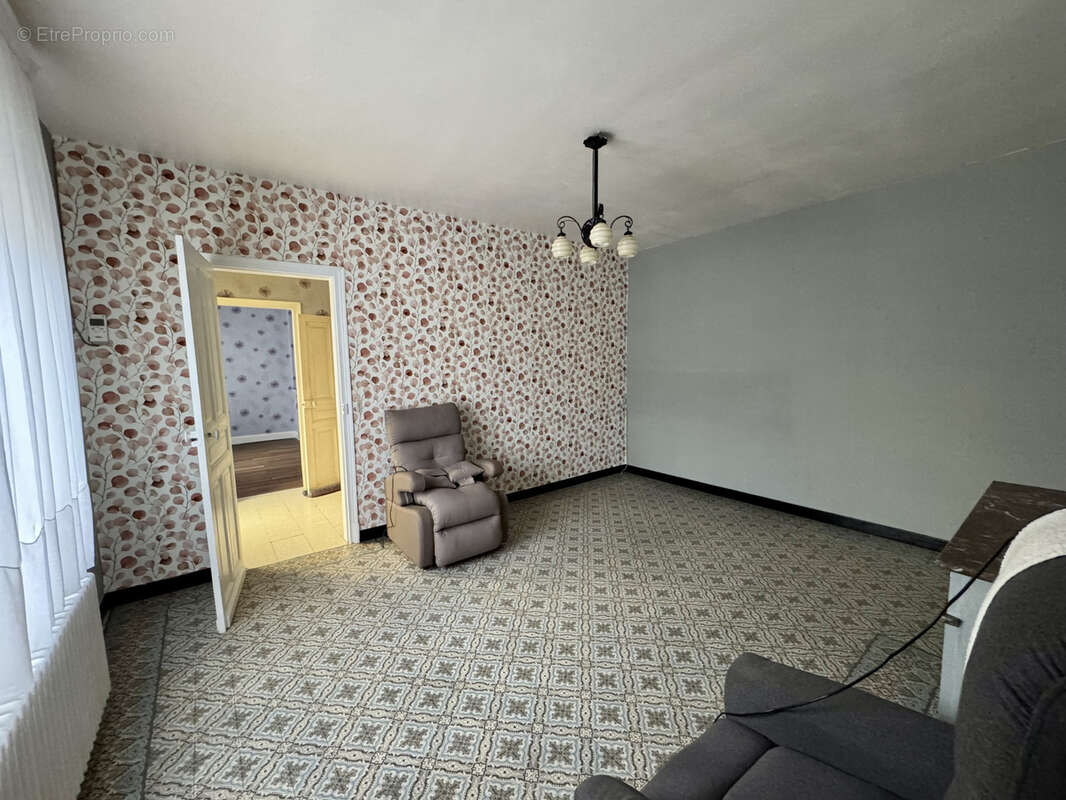 Maison à CROISILLES