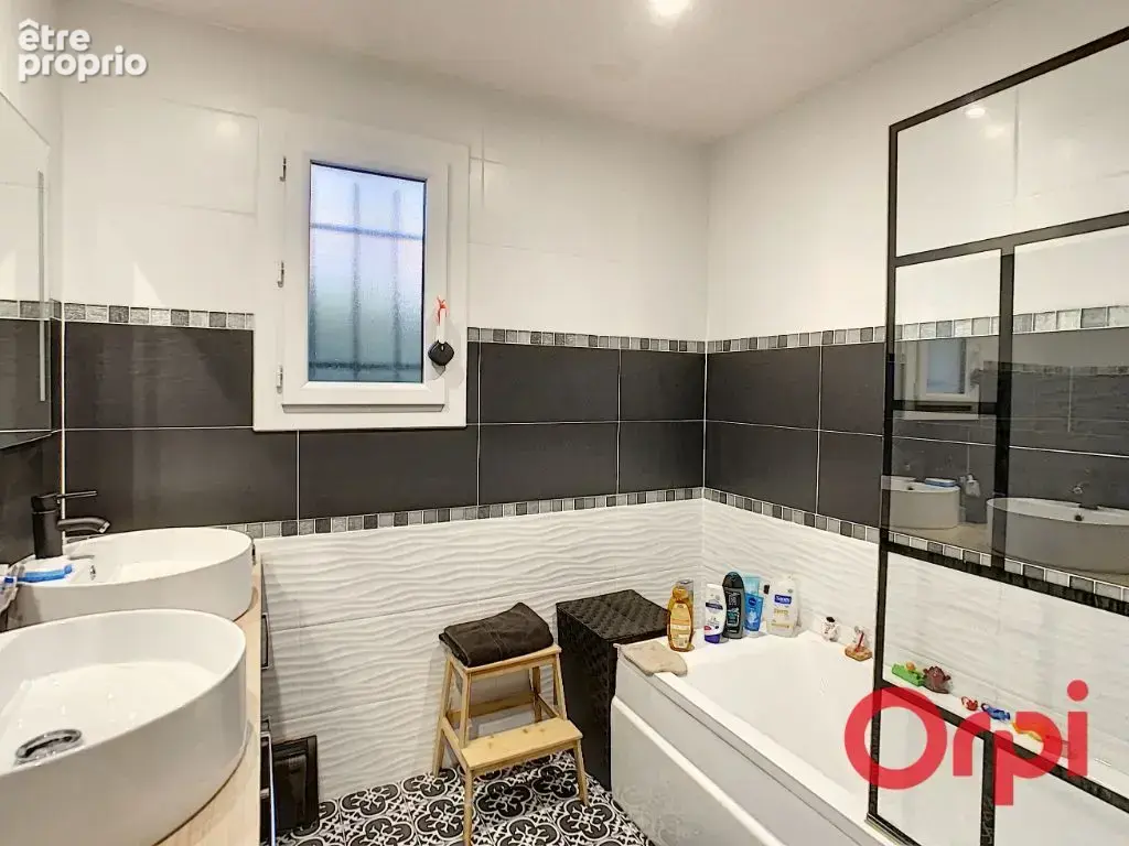Maison sur les hauteurs avec vue dégagée - photo 12