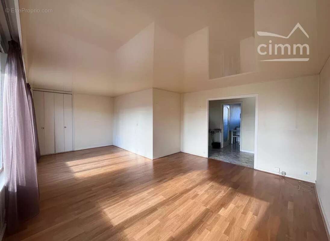 - t3 - 70 m² - proche montchat - - photo 4