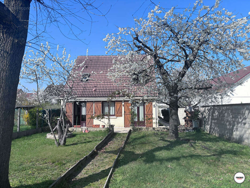 Maison à LES MUREAUX