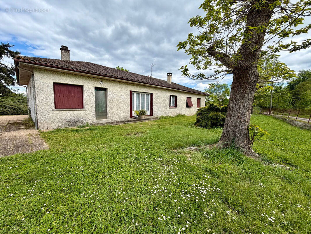 Maison à COUTRAS