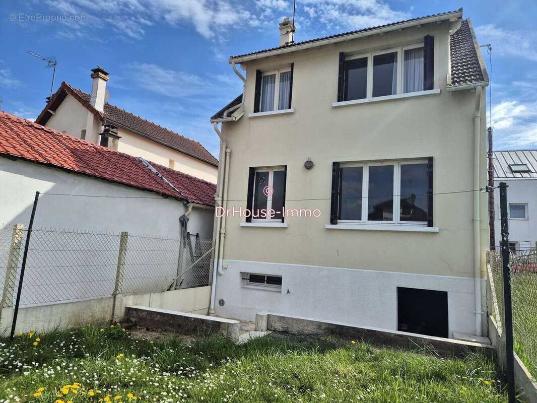 Maison à MANTES-LA-VILLE