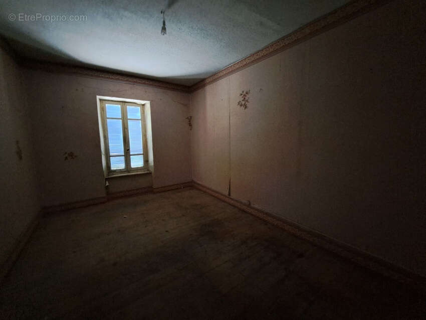 Maison à SAINT-ELOY-LES-MINES