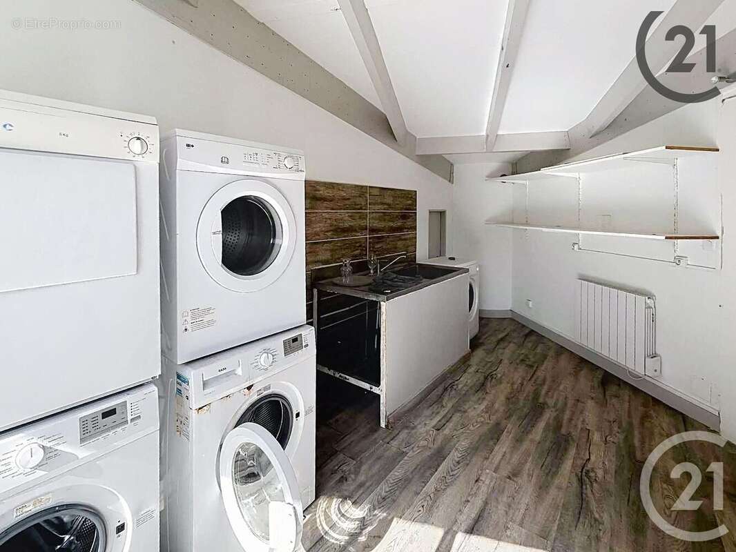 Autre à ESCOLIVES-SAINTE-CAMILLE