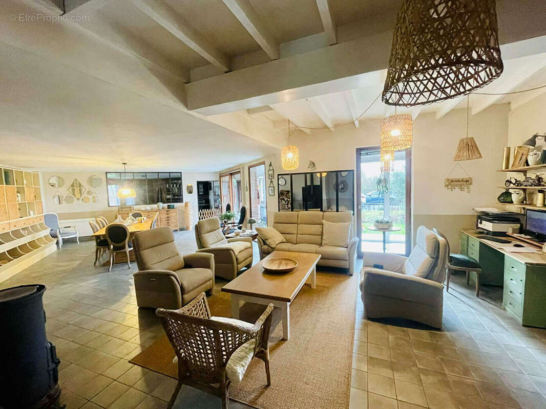 LOCON - Fermette de 254 m² - 6 chambres - Jardin - Hangar - Semi plain pied - Vue champs - photo 5