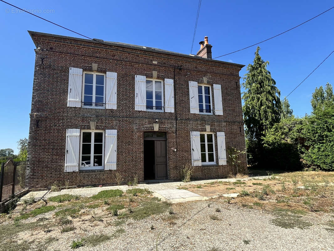 Maison bourgeoise en briques avec dépendance, jardin 1900m2 et fort potentiel- Proche VIMOUTIERS - photo 25