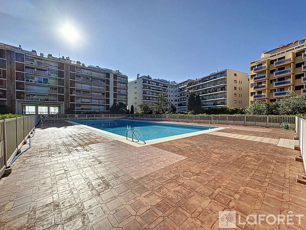 Appartement à ROQUEBRUNE-CAP-MARTIN