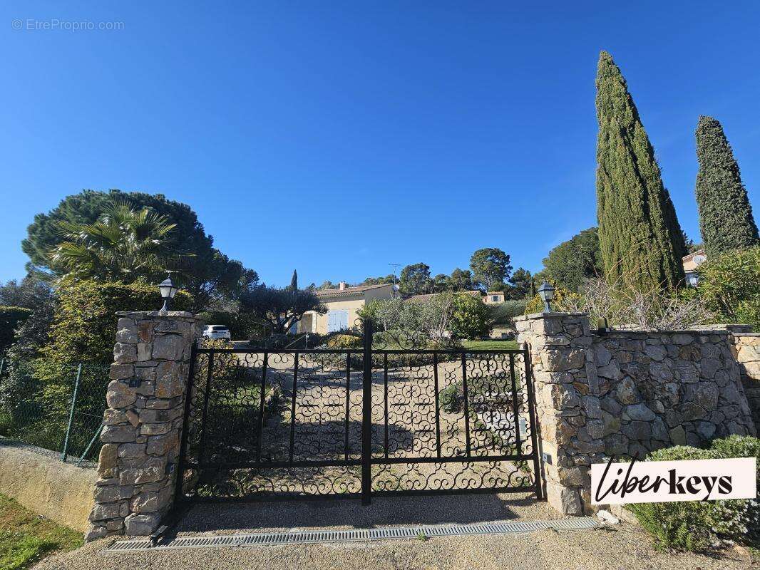 Maison à VILLECROZE