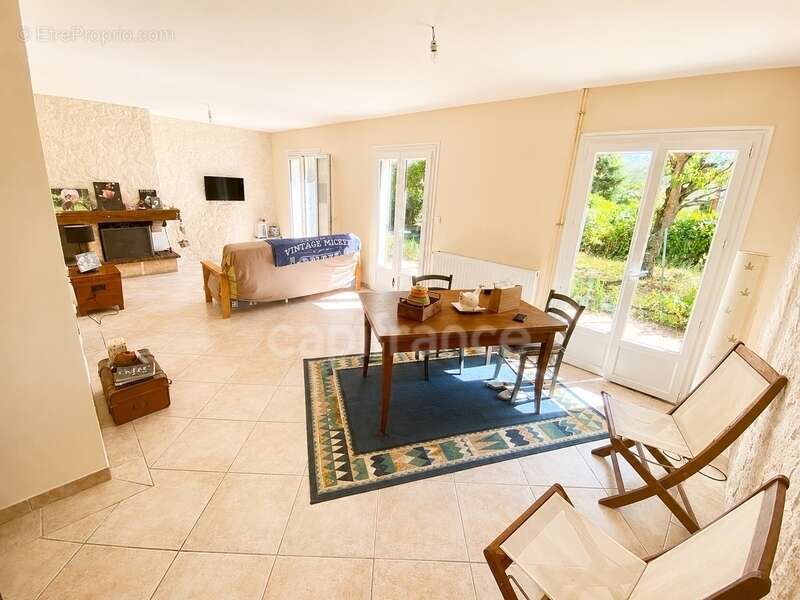 LE PIAN-MÉDOC(33) – Charme, calme et nature pour cette maison de T4 de 99 m2 nichée sur une parcelle de 1312 m2 dans un cadre ve - photo 3
