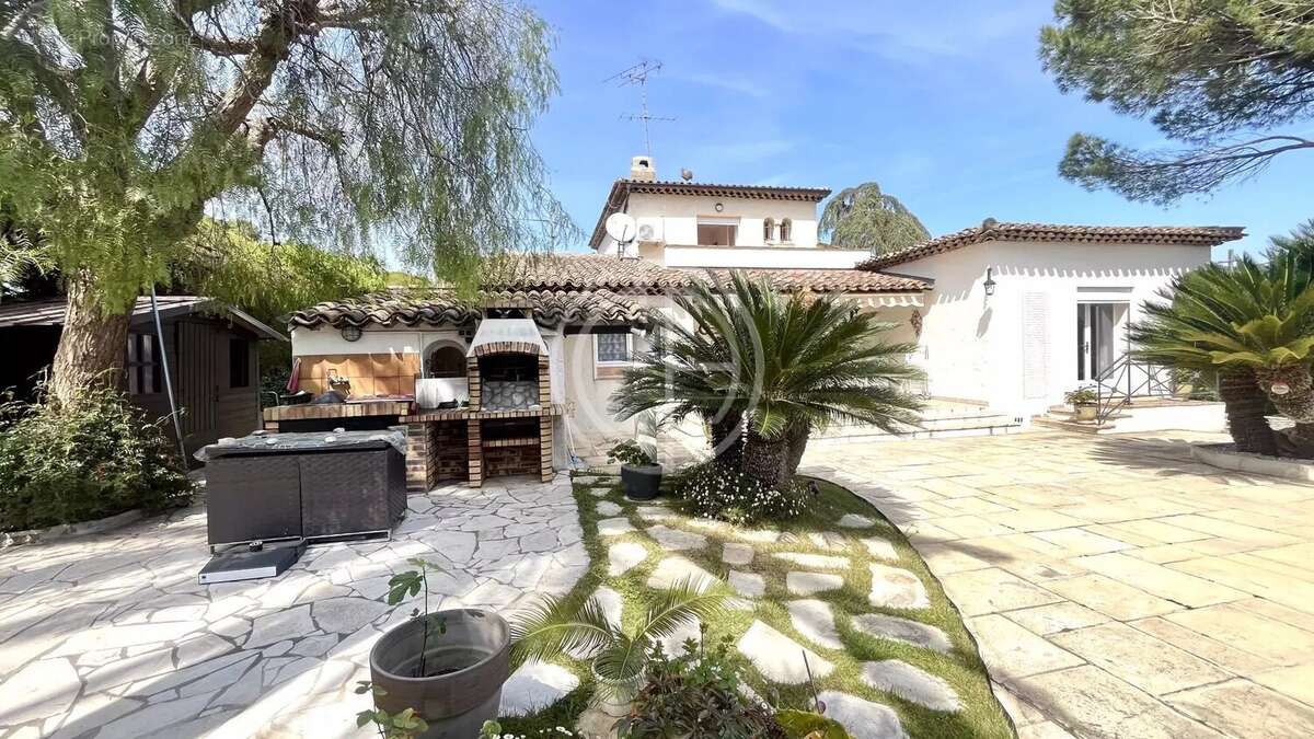 Maison à MOUGINS