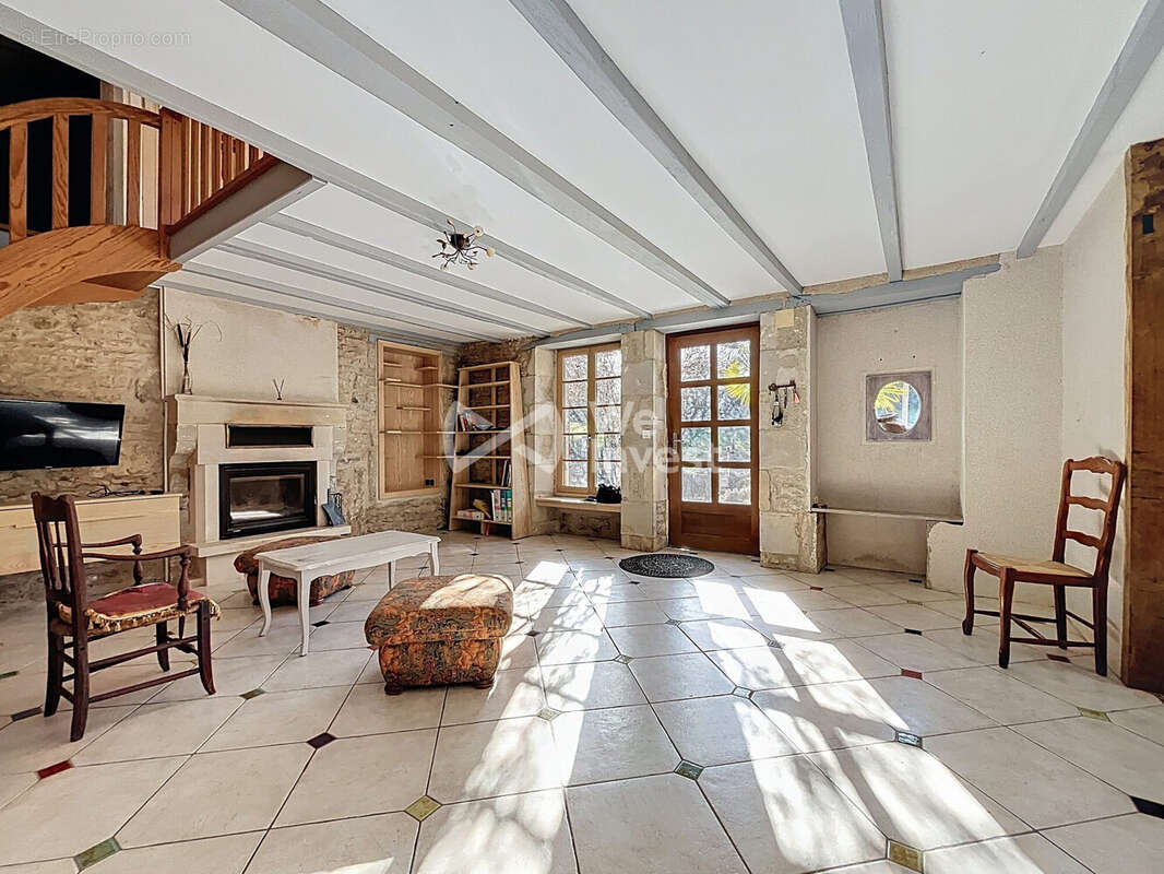 Maison à NANTEUIL